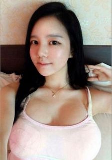 Lovely chinese big tits in a amazing beginners picture.