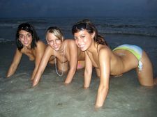 Beach Girls doin' it right.